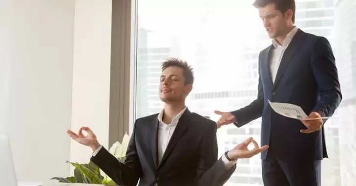 从工作中休息一下，自然会增强效力