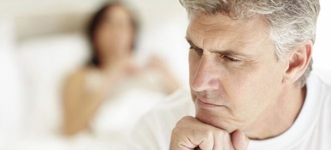 男人思考了效力下降的原因